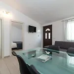 Maca & With Heated Pool Near 50m Apartman *
