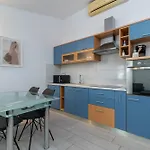 Maca & With Heated Pool Near 50m Apartman Trogir