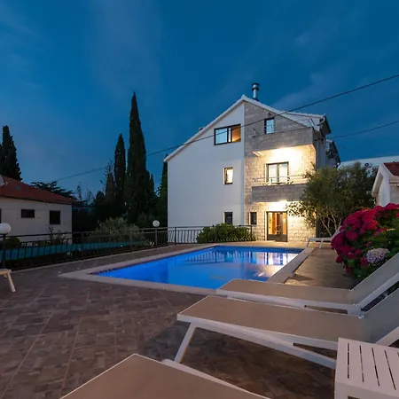 Maca & Apartmán Trogir