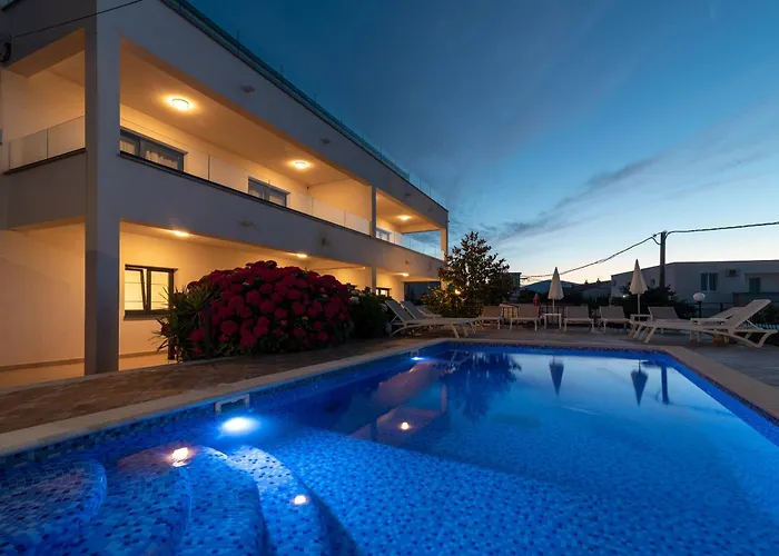 Maca & With Heated Pool Near 50m Apartment *
