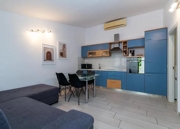 Apartment Maca & With Heated Pool Near 50m