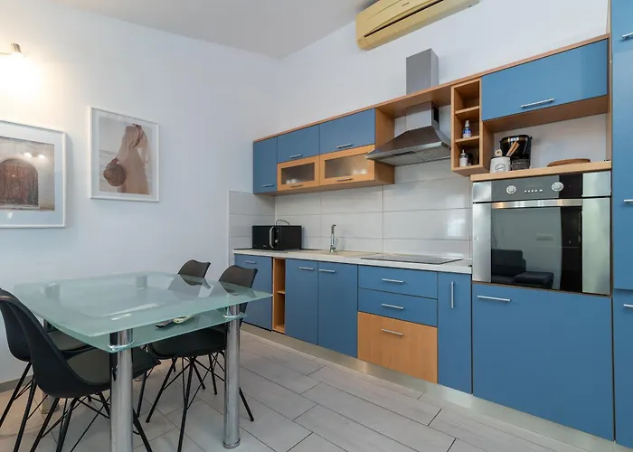 Maca & With Heated Pool Near 50m Apartment Trogir