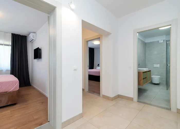 Maca & With Heated Pool Near 50m * Trogir