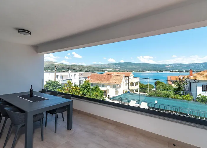Maca & With Heated Pool Near 50m * Trogir