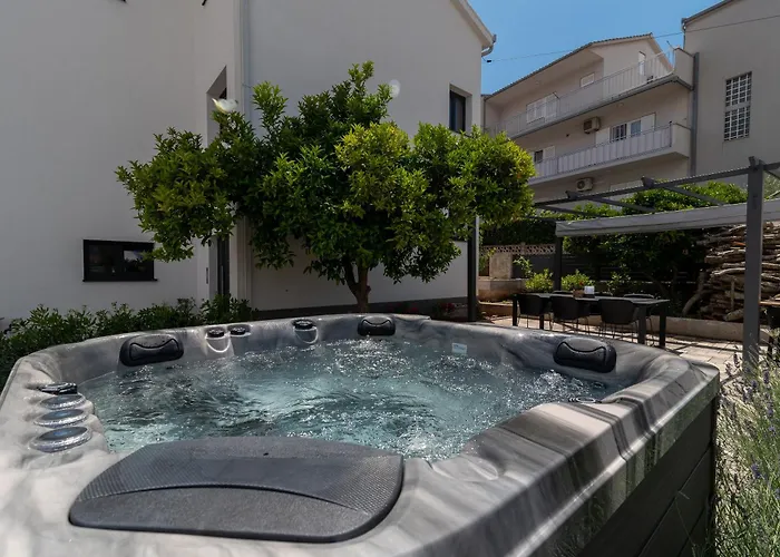 Apartment Maca & With Heated Pool Near 50m