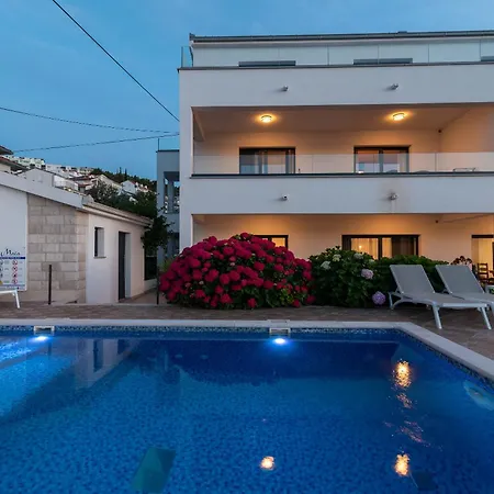 아파트 Maca & With Heated Pool Near 50m