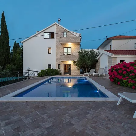 아파트 Maca & With Heated Pool Near 50m *