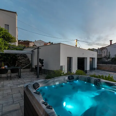 아파트 Maca & With Heated Pool Near 50m *