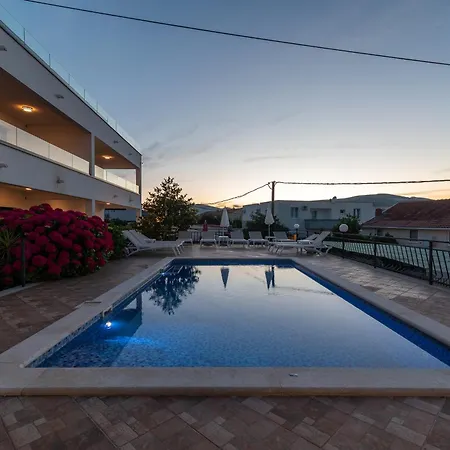 아파트 Maca & With Heated Pool Near 50m *
