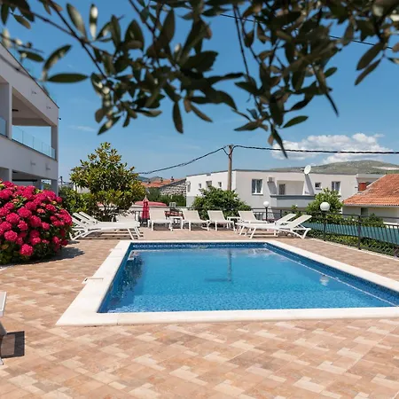 아파트 Maca & With Heated Pool Near 50m
