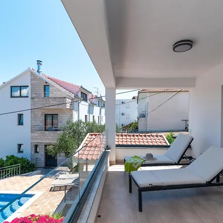아파트 Maca & With Heated Pool Near 50m *