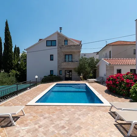 아파트 Maca & With Heated Pool Near 50m *