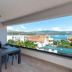 Maca & With Heated Pool Near 50m * Trogir