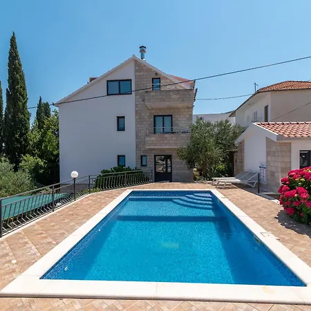 Maca & With Heated Pool Near 50m *