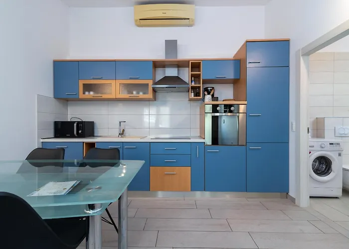 Maca & Apartman Trogir