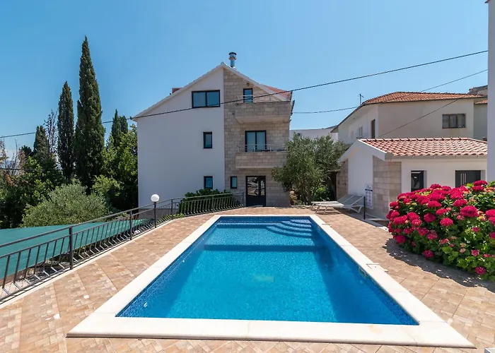Maca & With Heated Pool Near 50m *